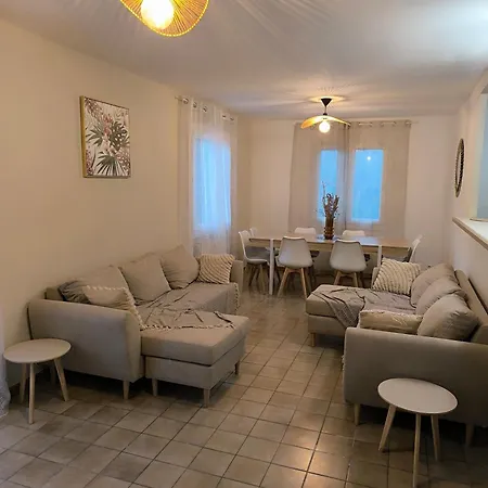 Prázdninový dům Maison Calme Avec Piscine Montredon-des-Corbieres