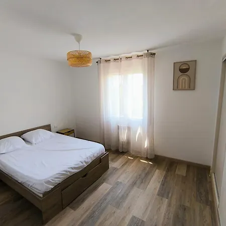 Maison Calme Avec Piscine Holiday home Montredon-des-Corbieres